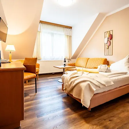 ホテル ヴィタラー ランドウワーホフ シュラートミンク